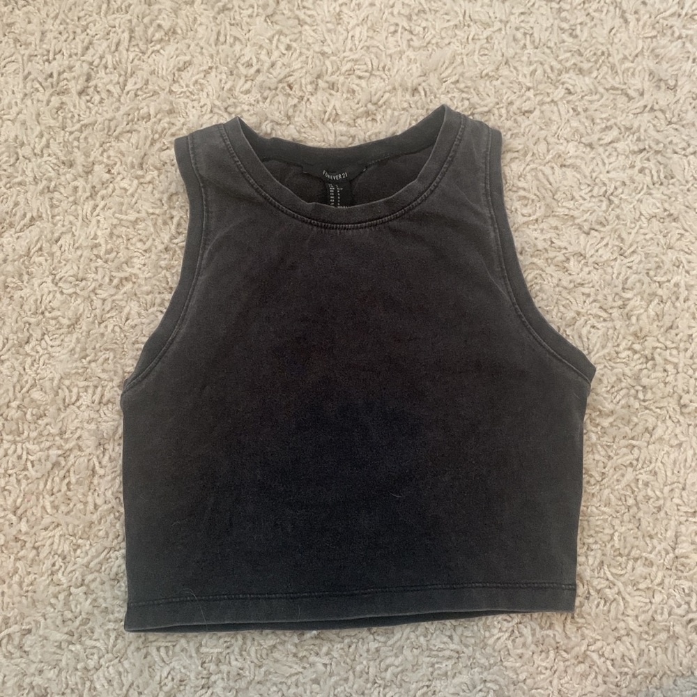 super cute crop top! taking offers